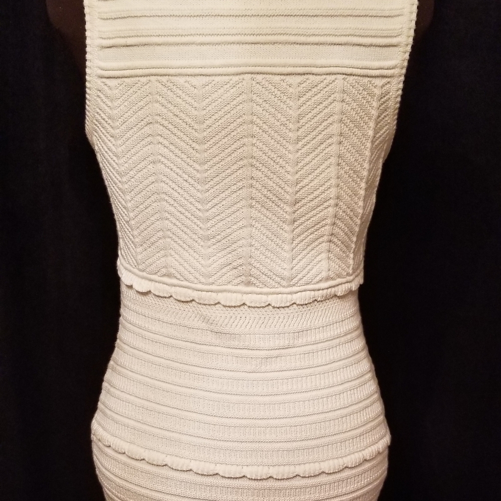Dress - Picture 2 of 4